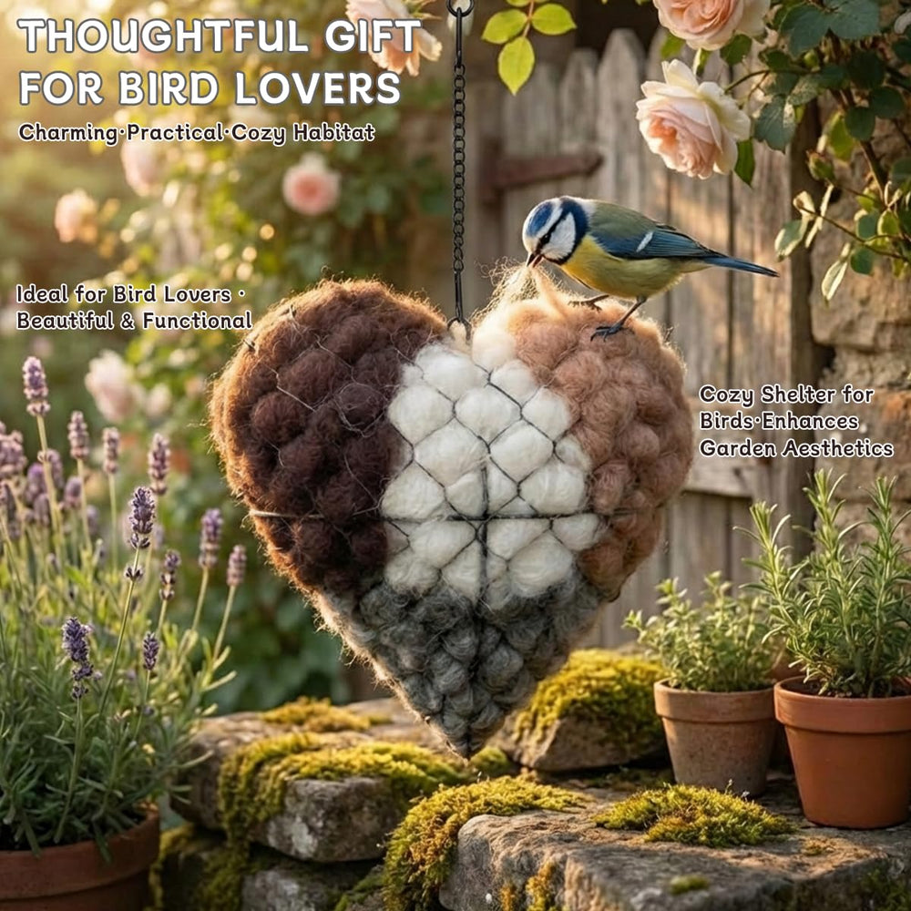 Corazón-nido de alpaca hecho a mano con materiales naturales, ideal para jilgueros y colibríes.