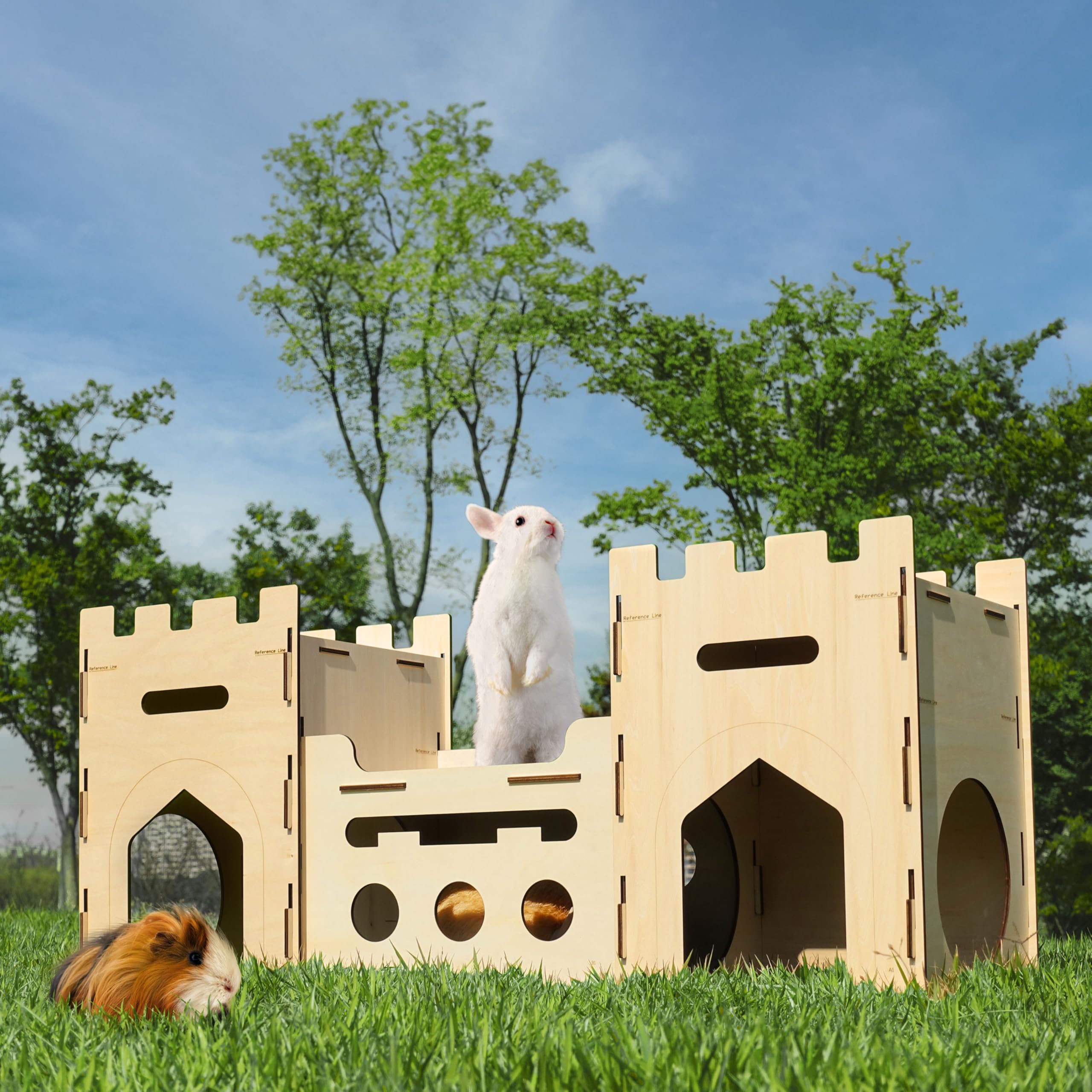 HIIMALEX Castillo de madera resistente, aporta seguridad para mascotas medianas.