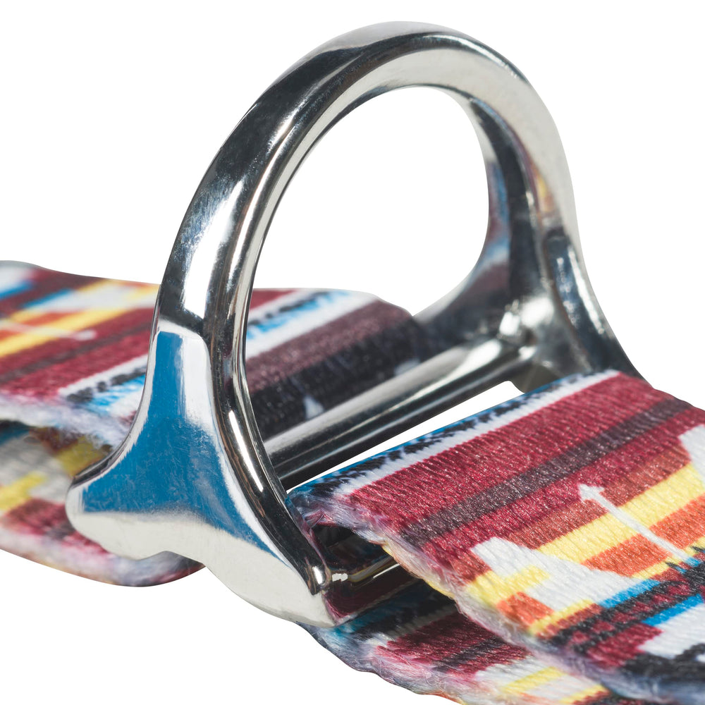 Hooey Nomad con correa de pecho frontal ajustable para reducir tirones.