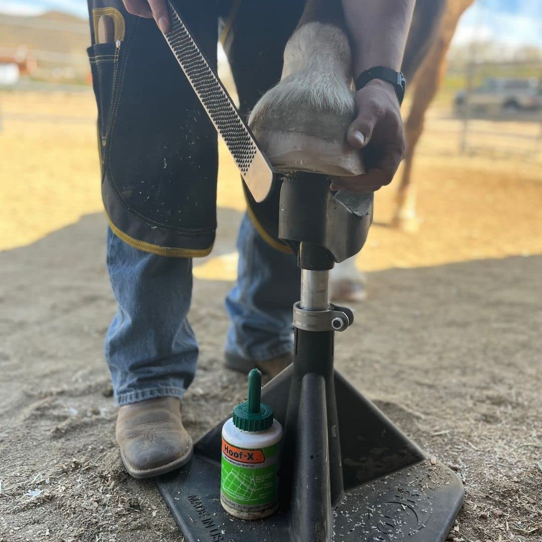 Hoof-It recubrimiento de goma, absorbe impactos y mejora agarre durante la limpieza.