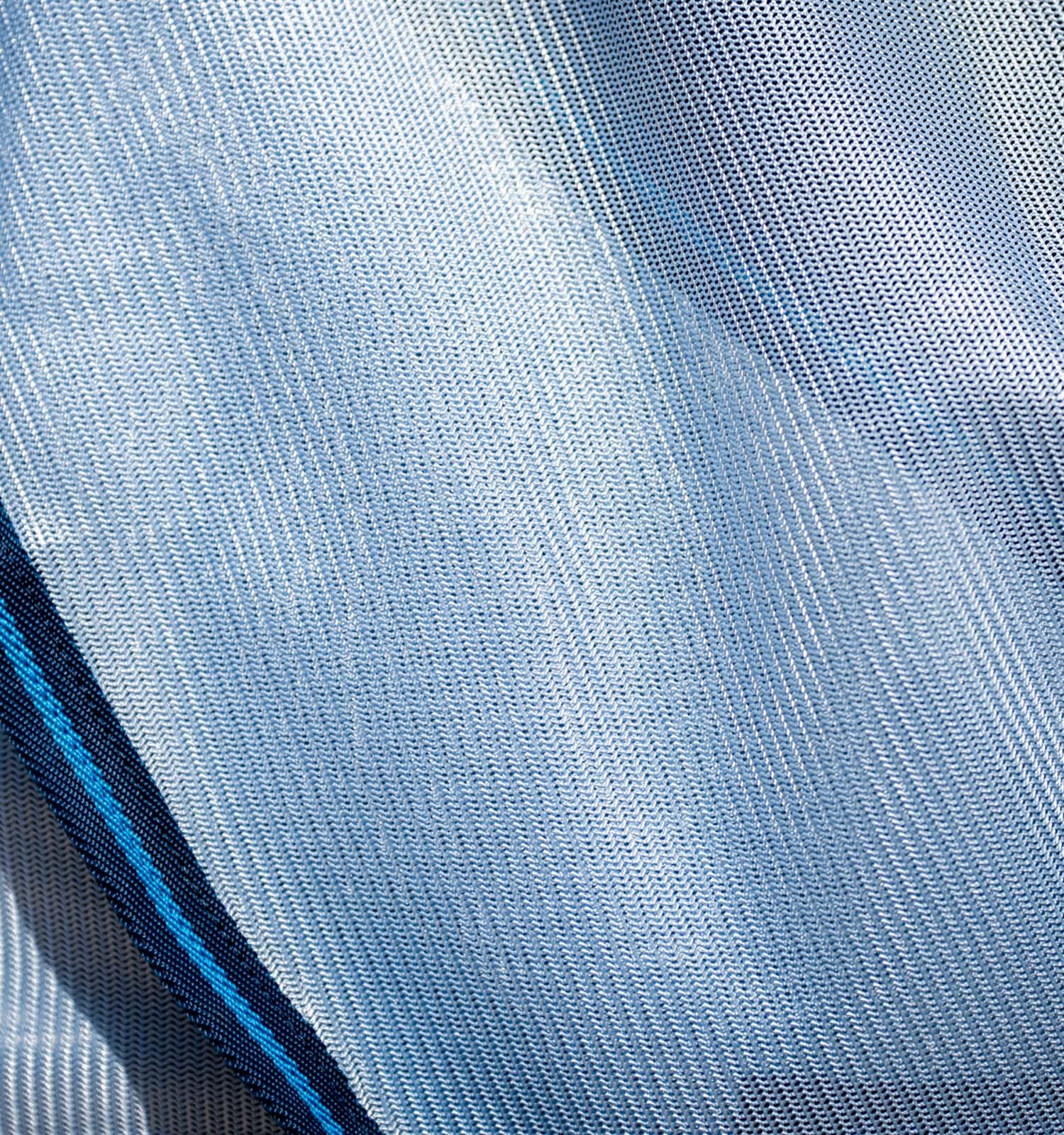 Horseware Amigo Bug Rug, arcos delanteros para mayor libertad de movimiento.
