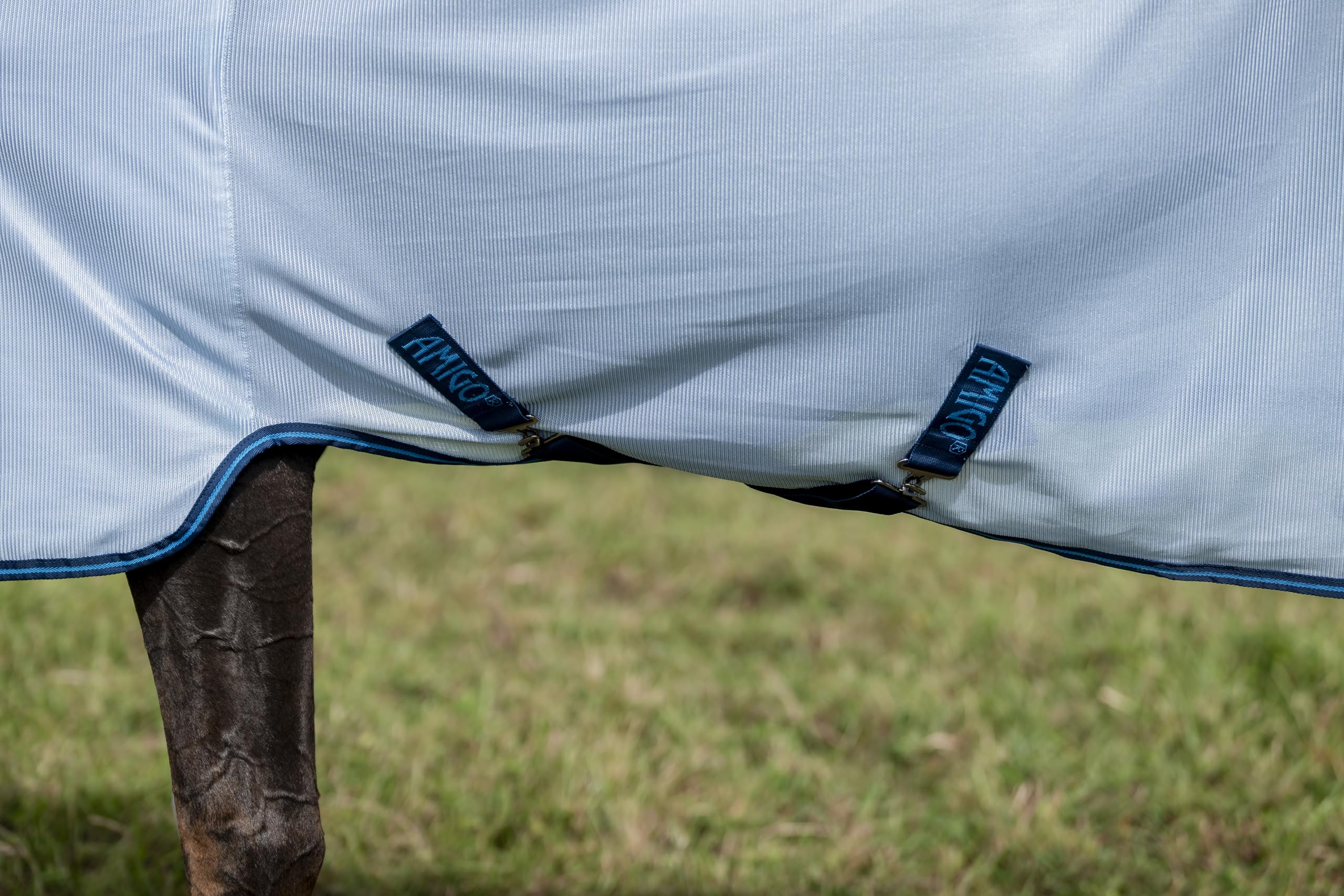 Horseware Amigo Bug Rug Plus, capucha desmontable, protección adaptable para días soleados.