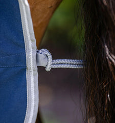 Horseware Amigo Stable Sheet, correa de cola para ajuste estable.