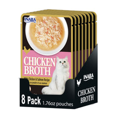 INABA bouillon de poulet pour chat servi dans bol, hydratation potentielle appréciée.