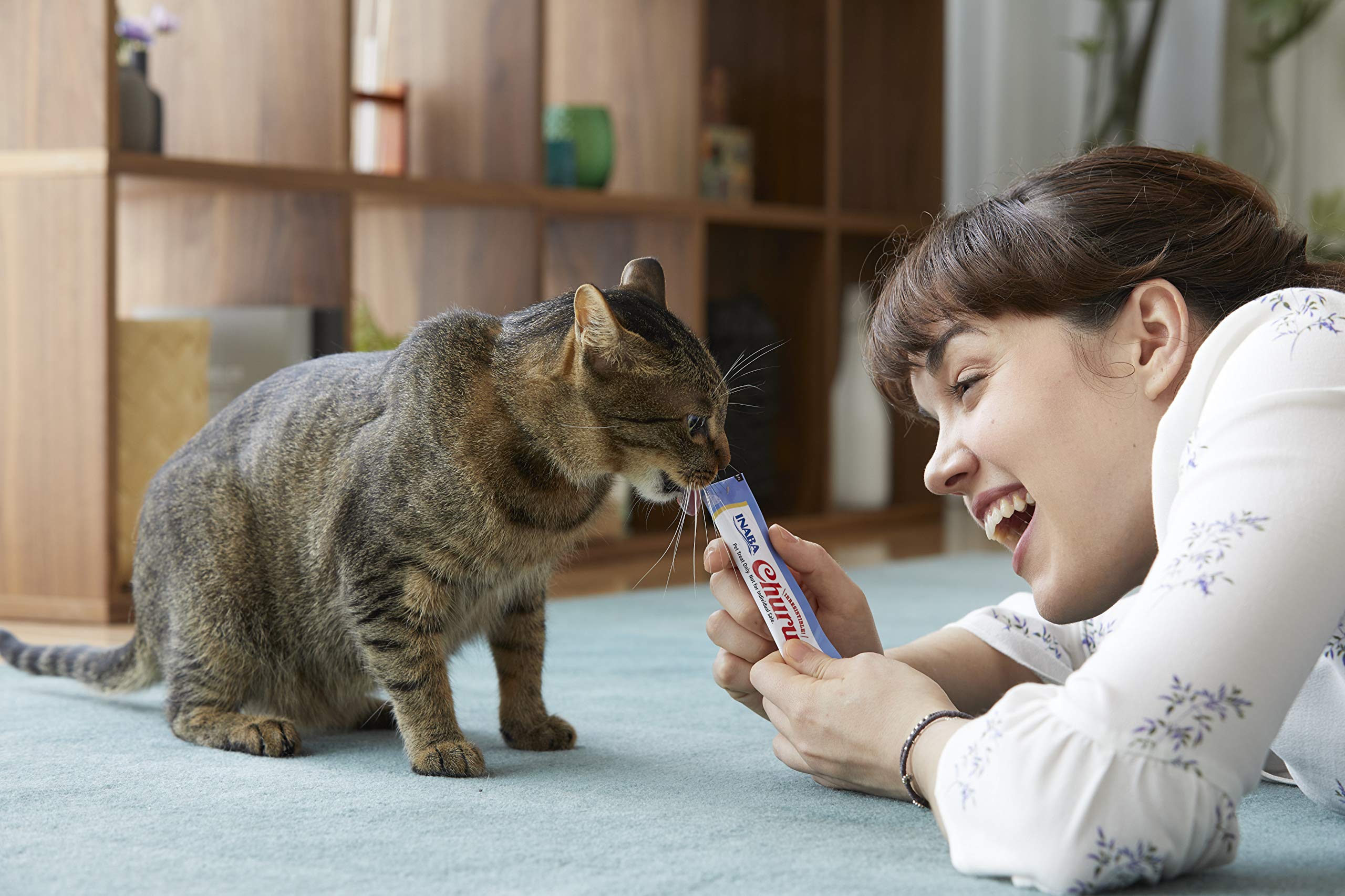 INABA Churu sin granos ni conservantes, opción limpia para gatos.