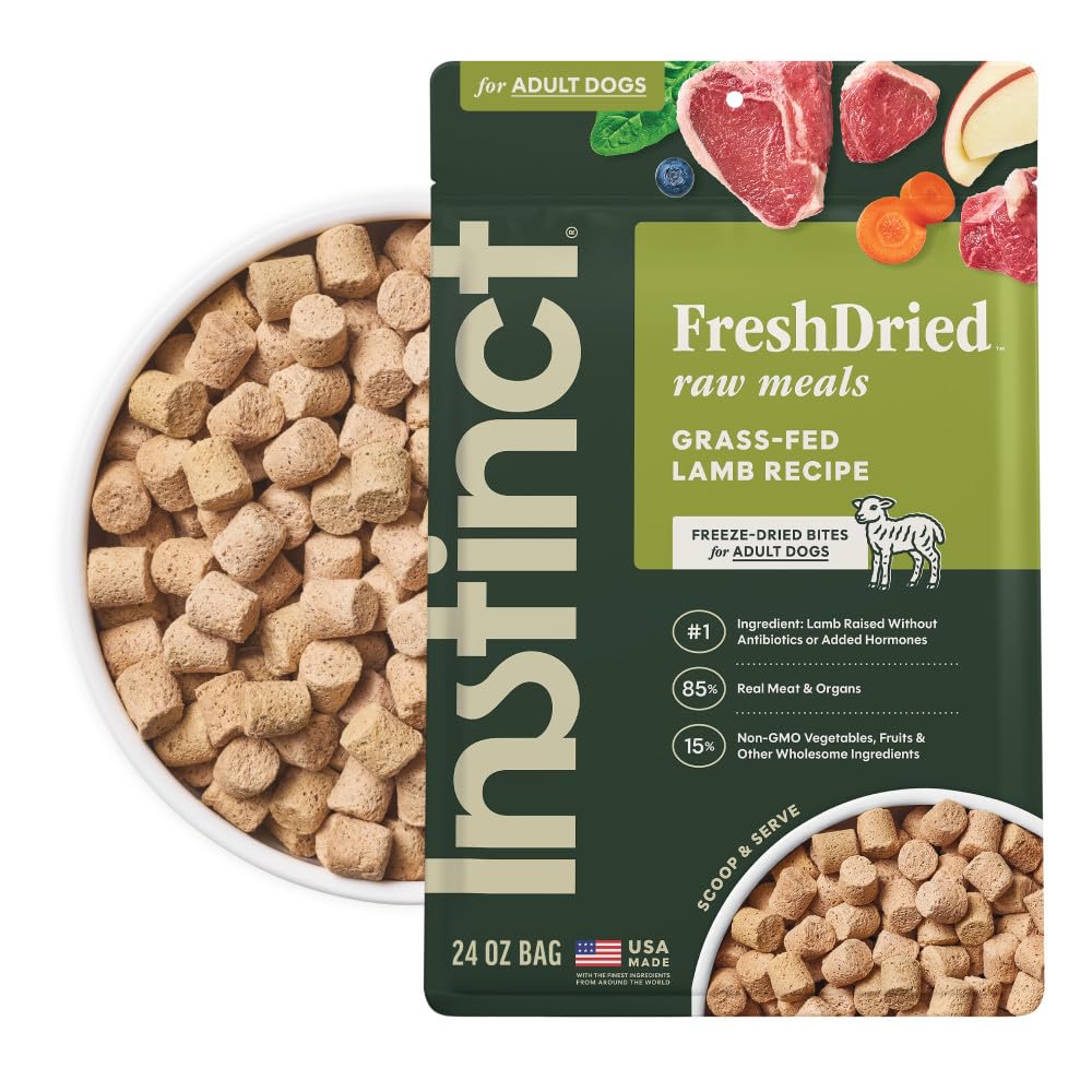 Instinct FreshDried Bites: bolsa abierta, snack natural para perros activos.