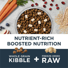 Croquetas crujientes de Instinct Raw Boost Light para textura atractiva.