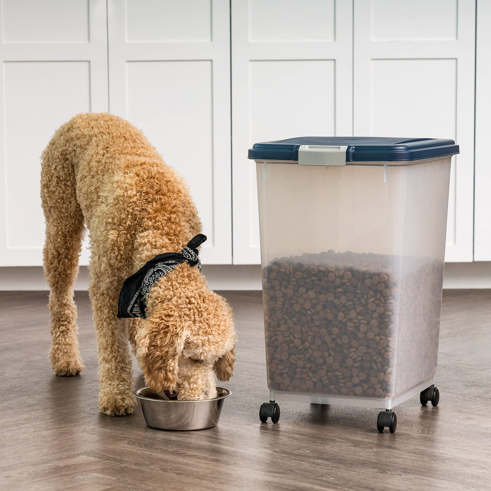 Hecho en EE.UU.: contenedor IRIS USA para alimentos de mascotas.