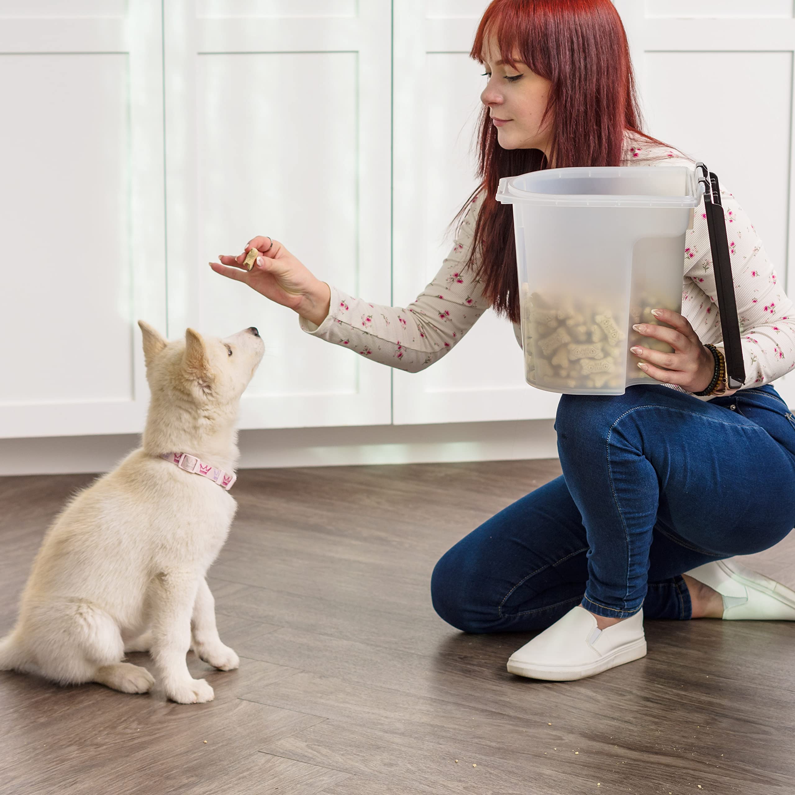 WeatherPro libre de BPA para almacenamiento seguro de mascotas.