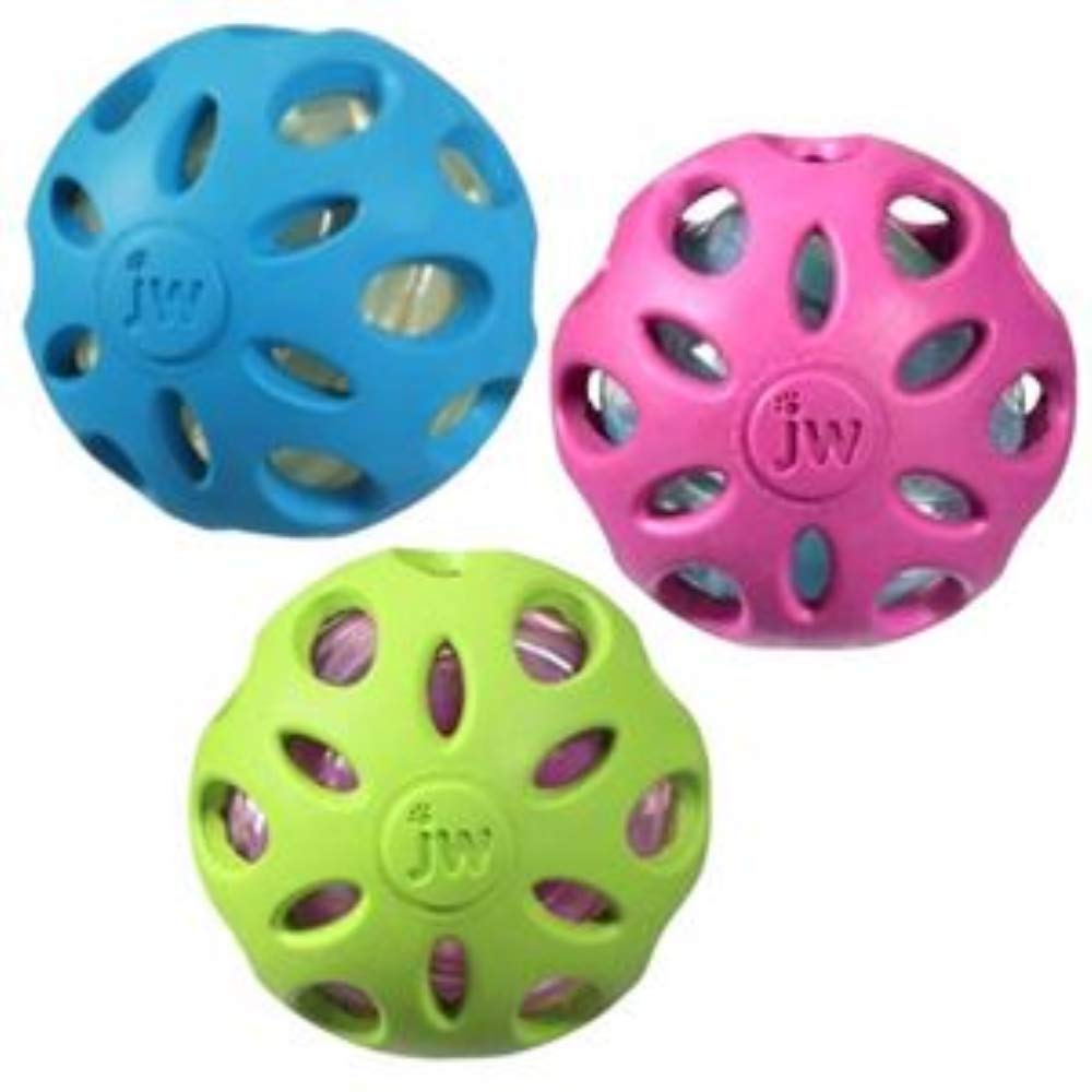 Bola JW Pet en colores brillantes para mejor visibilidad.