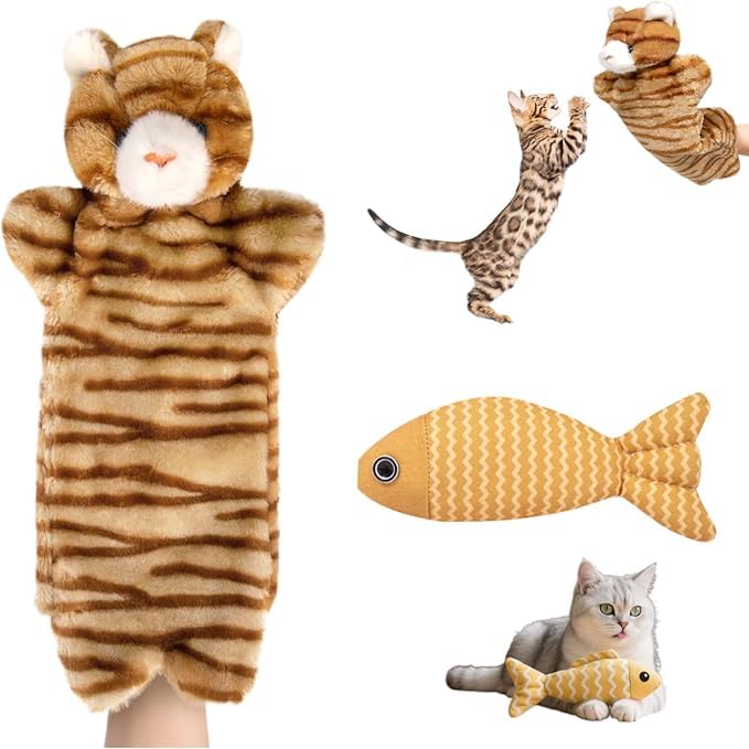 Guante de lucha Kapawze para gatos con pez catnip en acción, juego seguro.