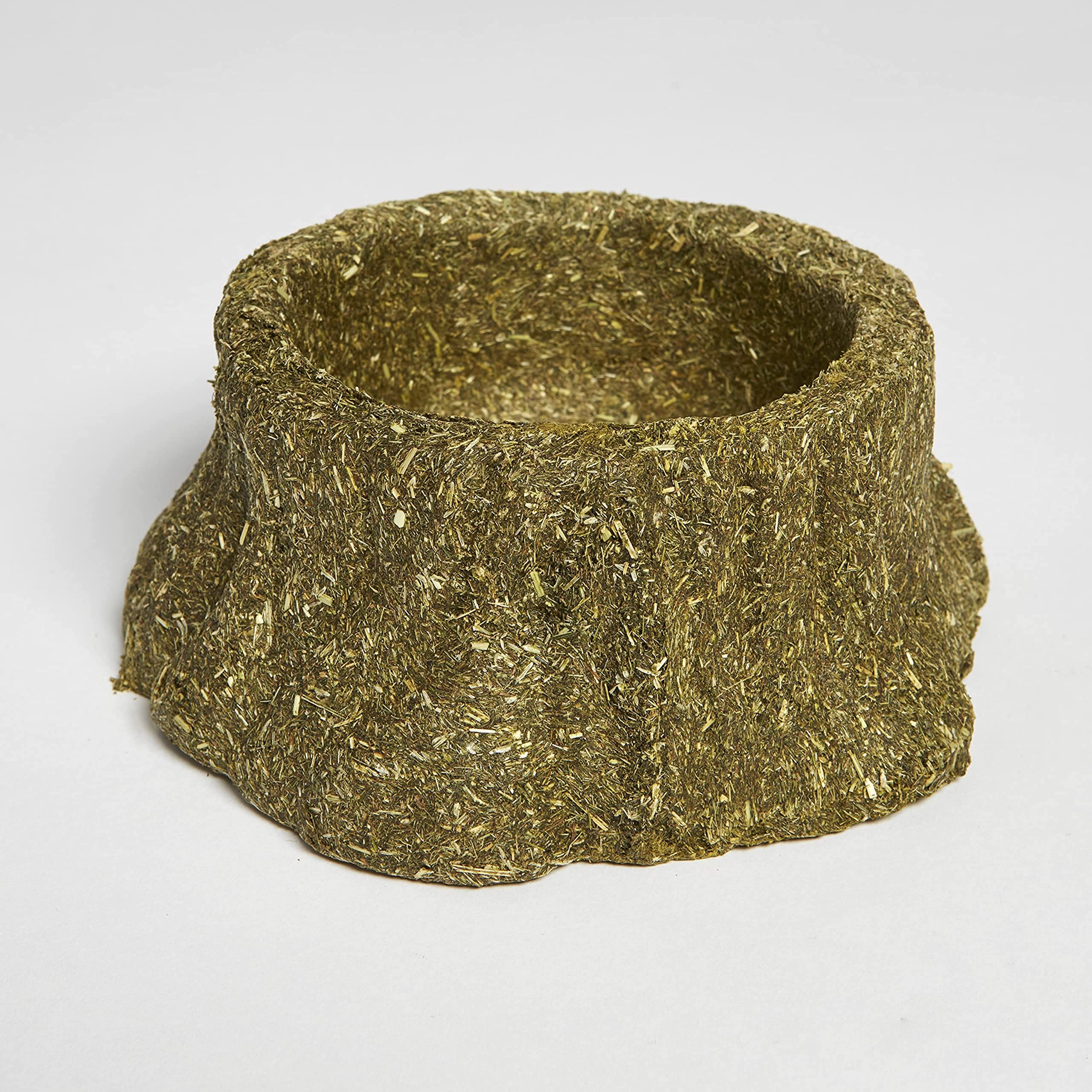 Kaytee Premium Timothy Hay Chew-A-Bowl es ideal para uso diario en conejos.
