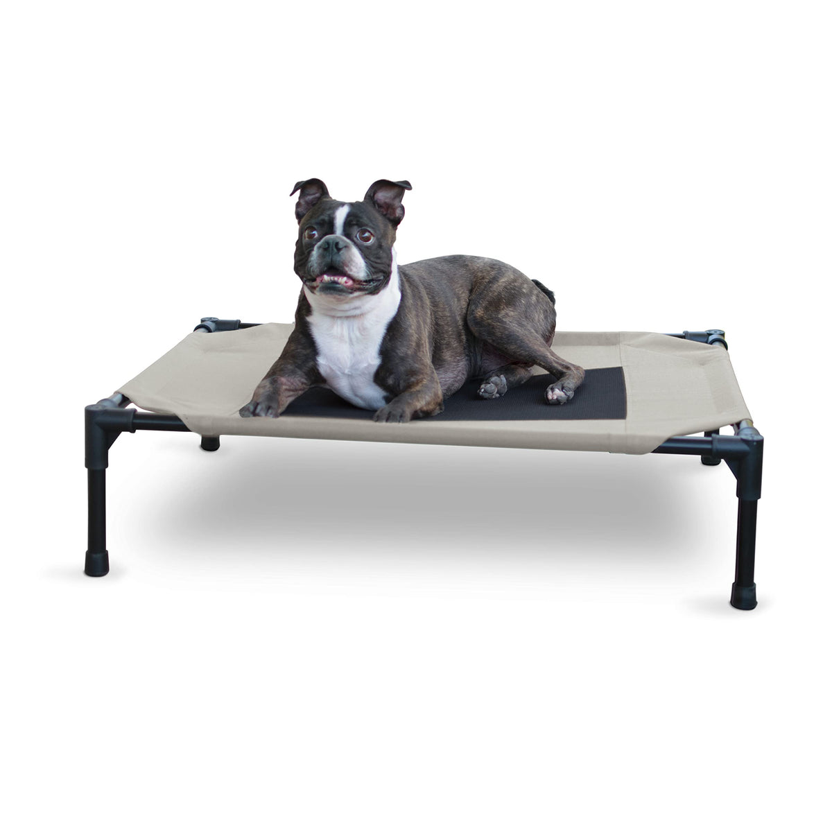 Cama elevada K&H para exterior, cómoda y fresca para perros.