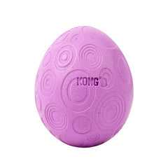 KONG Huevo con hierba gatera, diseño duradero para juego entre varios gatos.