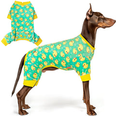 Pijama KYEESE para perros en terciopelo suave con patitos amarillos, uso diario recomendado.