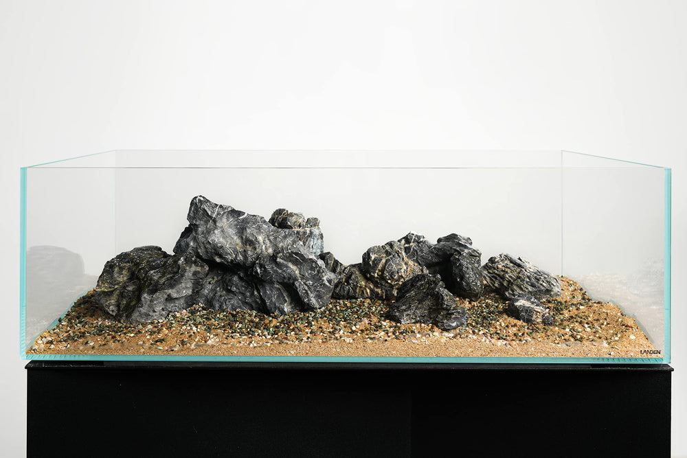 Piedras LANDEN Seiryu con superficies porosas para microorganismos.