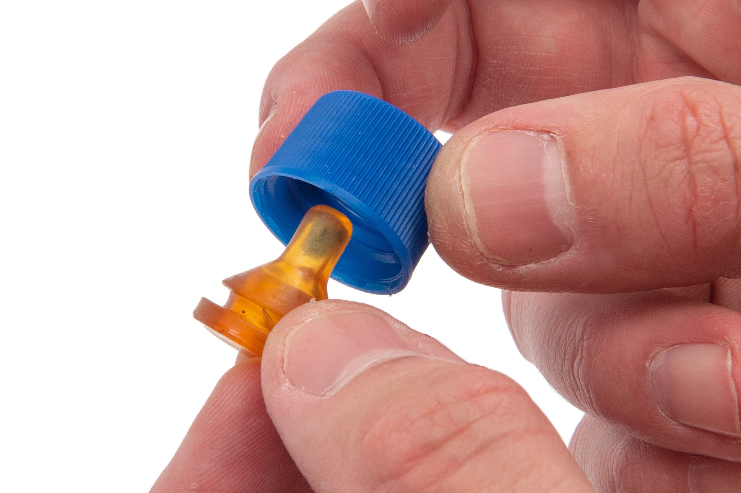 Biberón Lixit 2oz para mascotas pequeñas, con tapa texturizada y flujo ajustable.