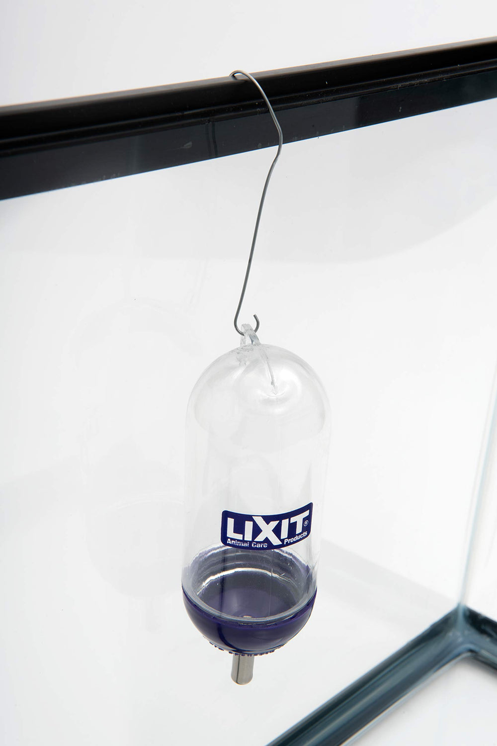 Lixit botella de agua para jaula con apertura amplia: limpieza más fácil.