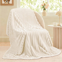 Manta Luciphia para perros grandes, textura suave y calmante para siestas.