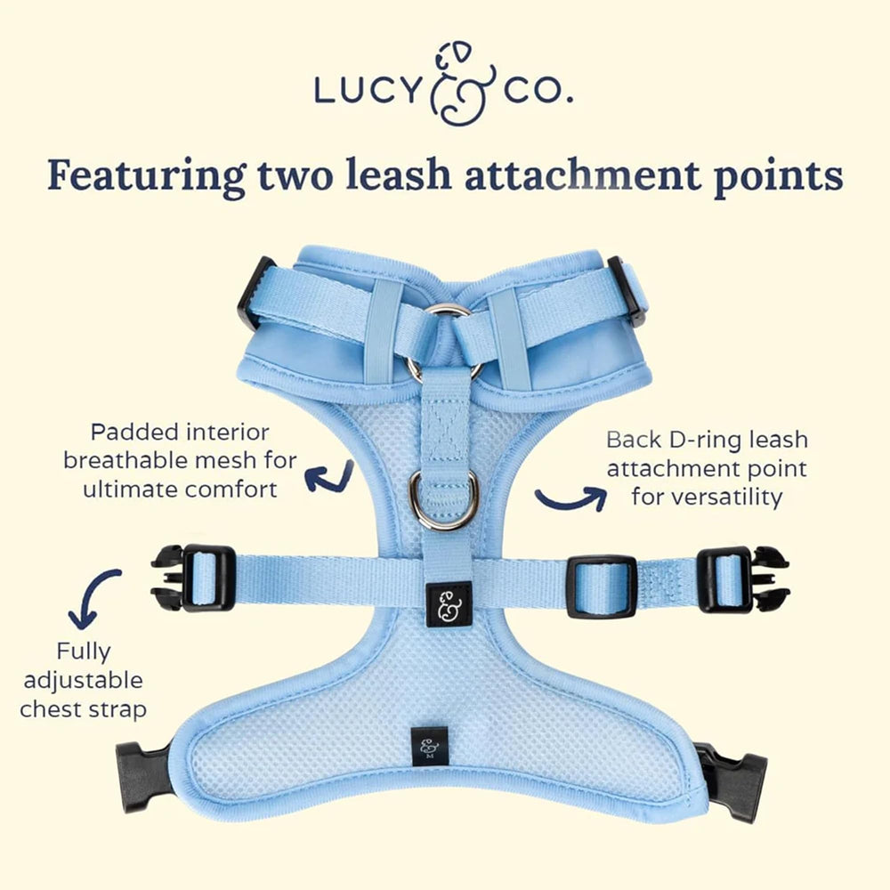 Lucy & Co. arnés denim sin tirones, detalle de ajuste cuello, comodidad adaptativa.