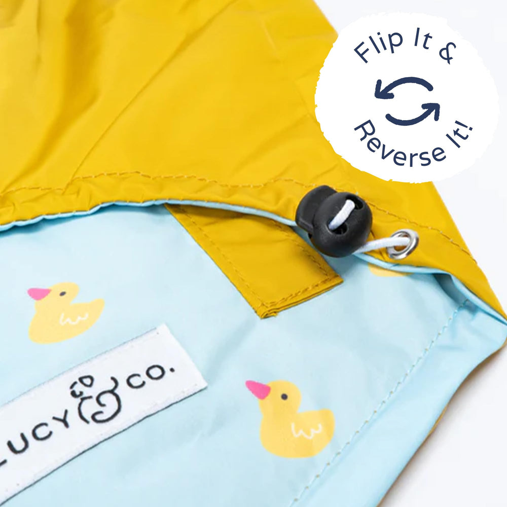 Lucy & Co. Lucky Ducky: capucha protege las orejas del perro durante la lluvia.