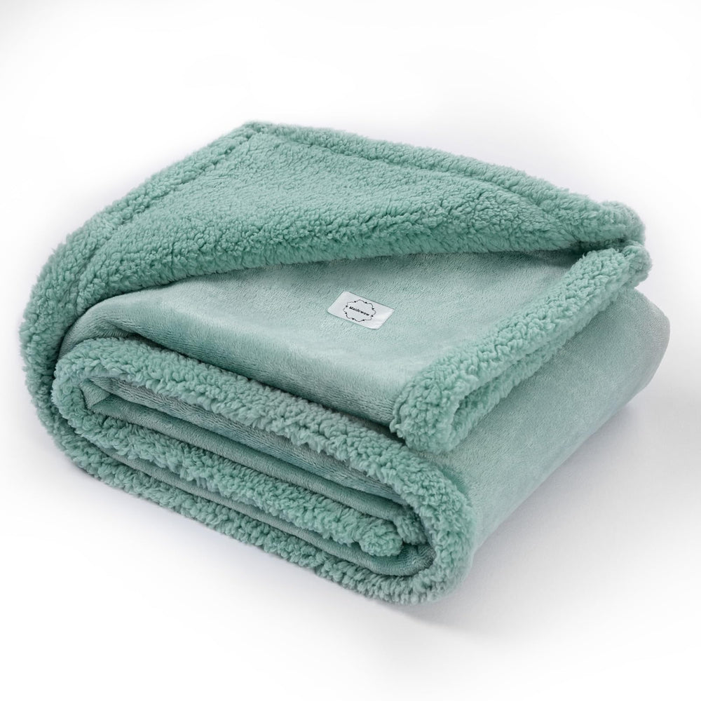 Maidewow manta perro impermeable verde, doble cara, protege muebles y regala calidez.