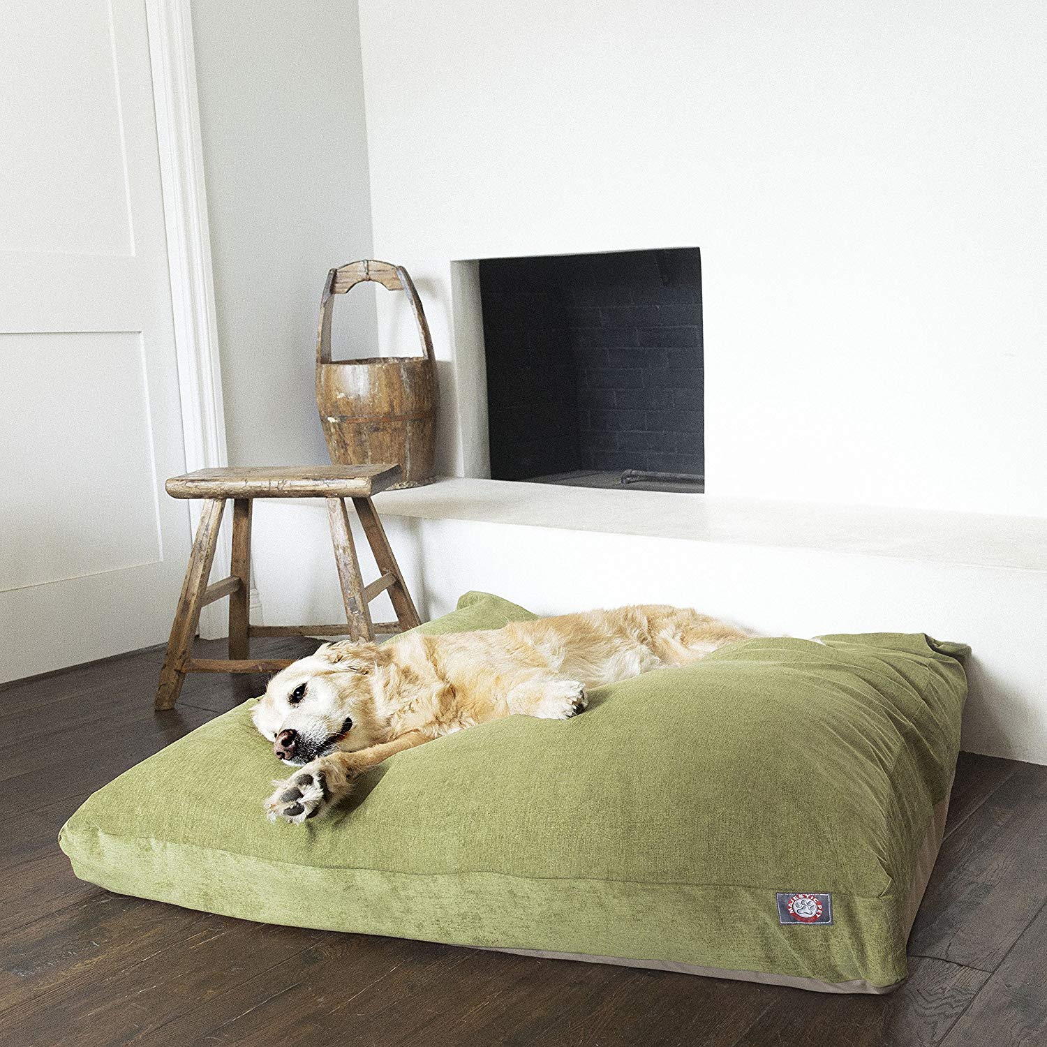 Cama Majestic Pet Villa rectangular de 50x42, perfecta para espacios amplios.