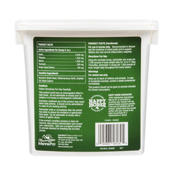 Manna Pro Nature’s Force Bug Clear protege al caballo contra insectos durante la comida.