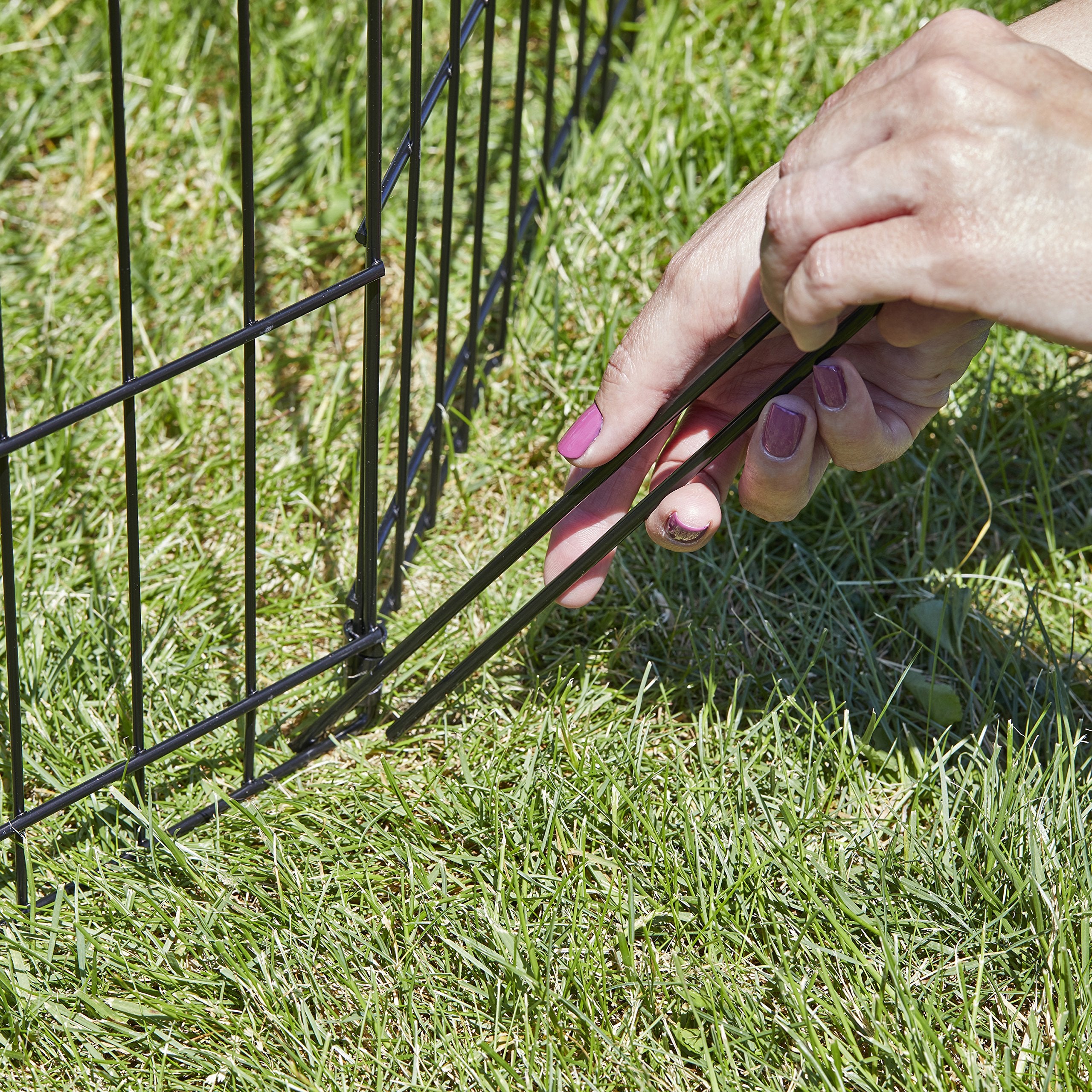 Montaje sin herramientas con MidWest Homes for Pets para instalación rápida.
