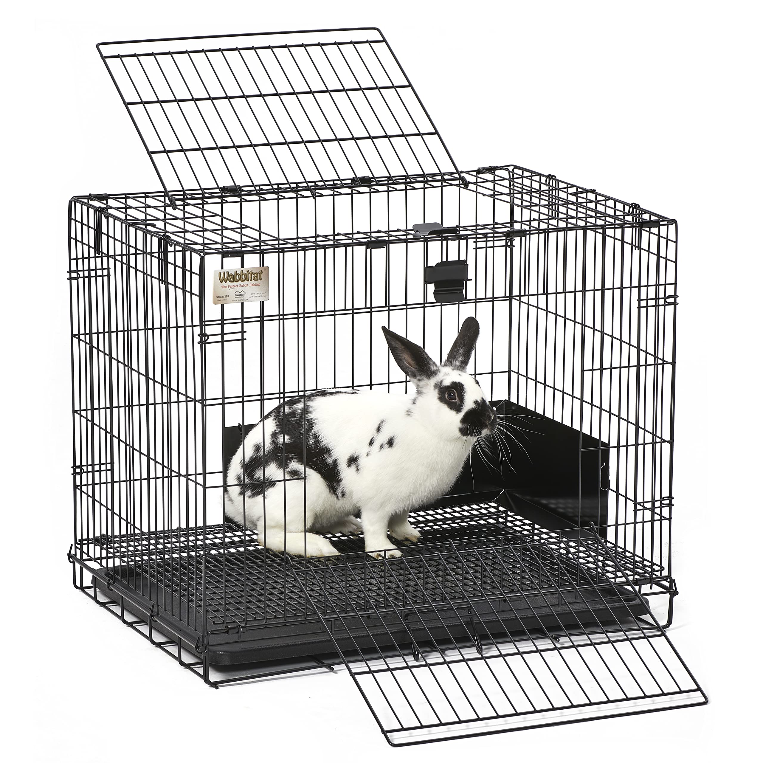 MidWest Wabbitat: bandeja plástica removible para limpieza sencilla.