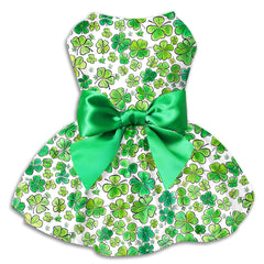 Vestido San Patricio de Miiemiu con trébol, ideal para fotos festivas.