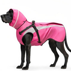 Mosucoirl impermeable para perro con capucha rosa mantiene al animal seco en la lluvia.