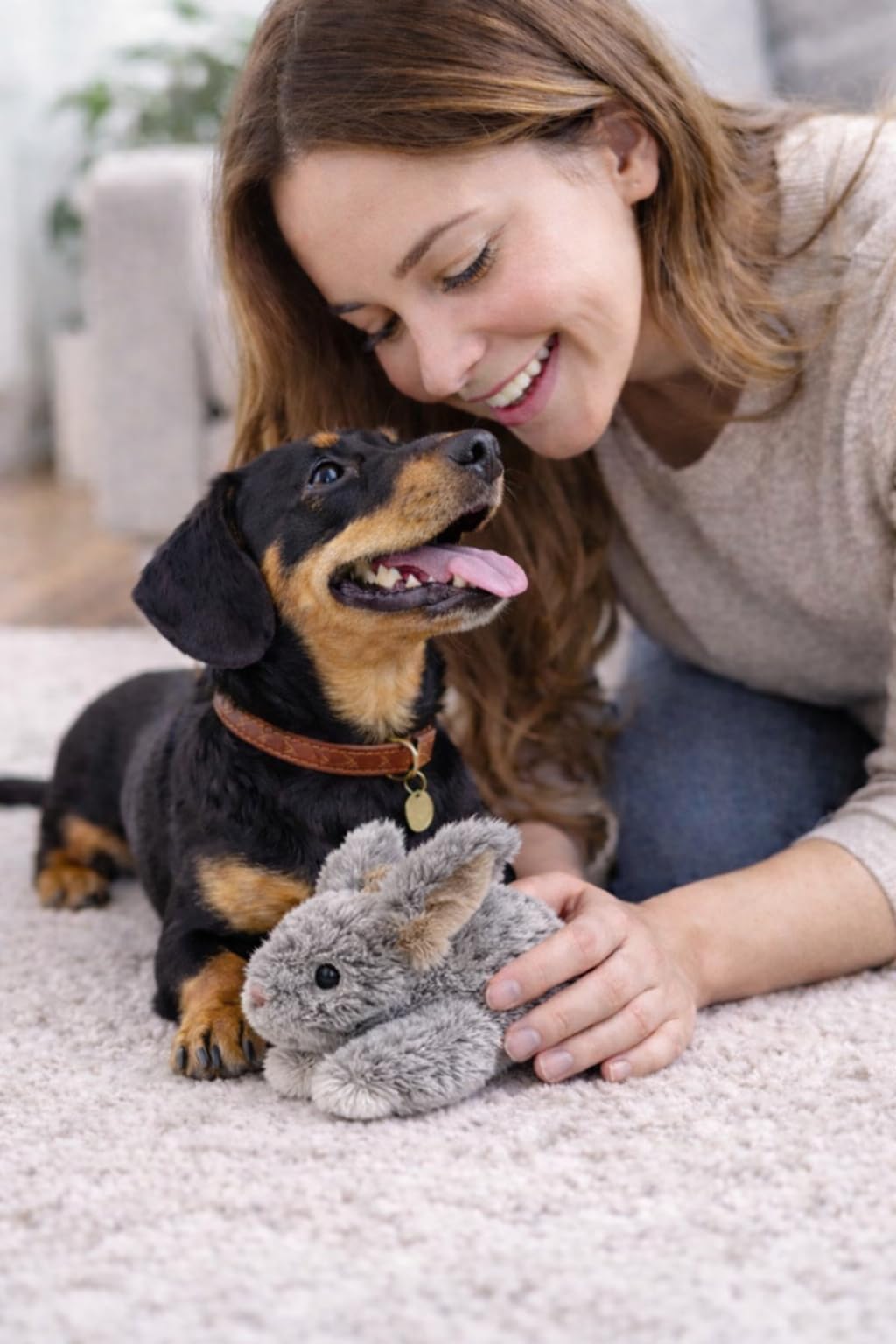 Juguete de peluche resistente con costuras reforzadas para perros activos