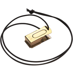 clic Mythrojan bronce y acero: duradero para entrenamiento diario de mascotas.