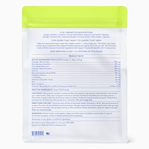 Native Pet The Daily Dog Vitamins 11-en-1 espolvoreado sobre la comida diaria.