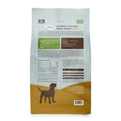 Bolsa Nature's Logic con harina de pollo, proteína de alta calidad para perros.