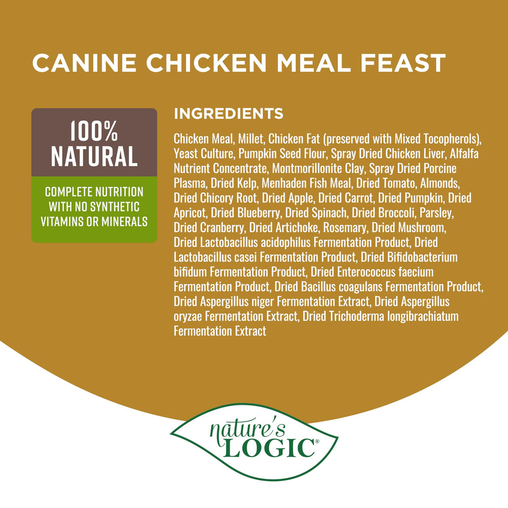 Perro comiendo Nature's Logic, alimento seco natural y sabroso.