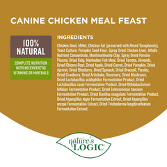 Perro comiendo Nature's Logic, alimento seco natural y sabroso.