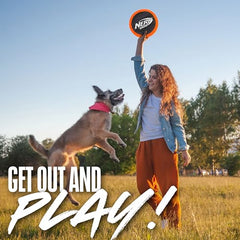 Nerf Dog Zone Flyer, ligero y resistente, perfecto para llevar a la playa o piscina.
