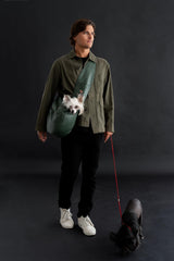 Noah y Paw bandolera con denim y pelaje suave para mayor comodidad.