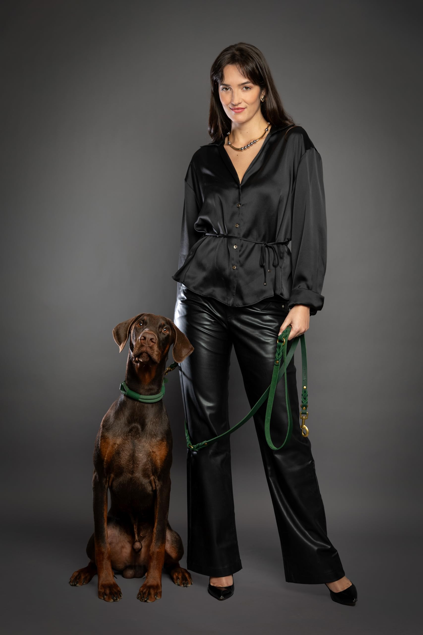 Conjunto correa y collar NOAH & PAW a juego, look de lujo coordinado.