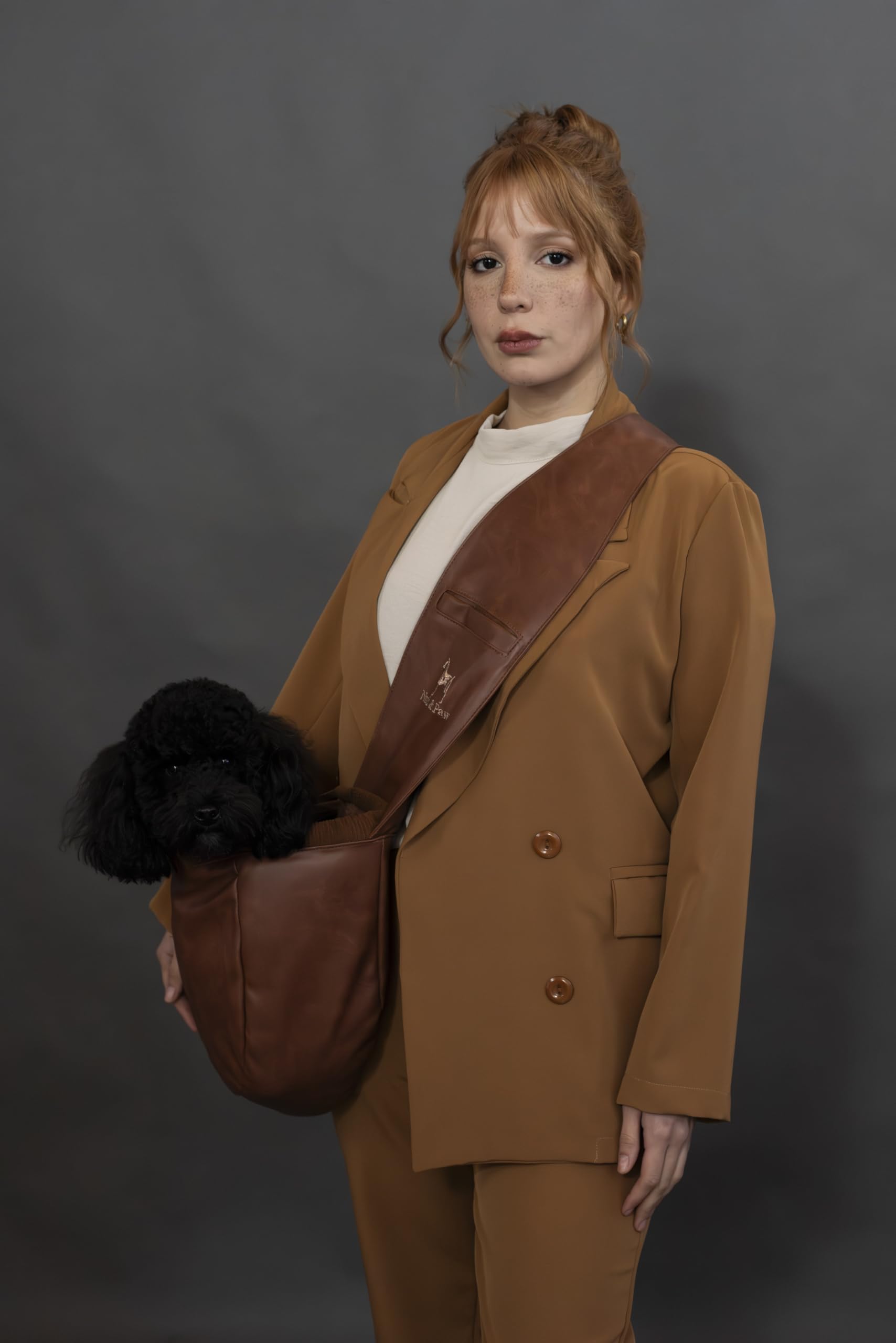 NOAH & PAW Sling cómodo para perros mayores o con movilidad reducida.