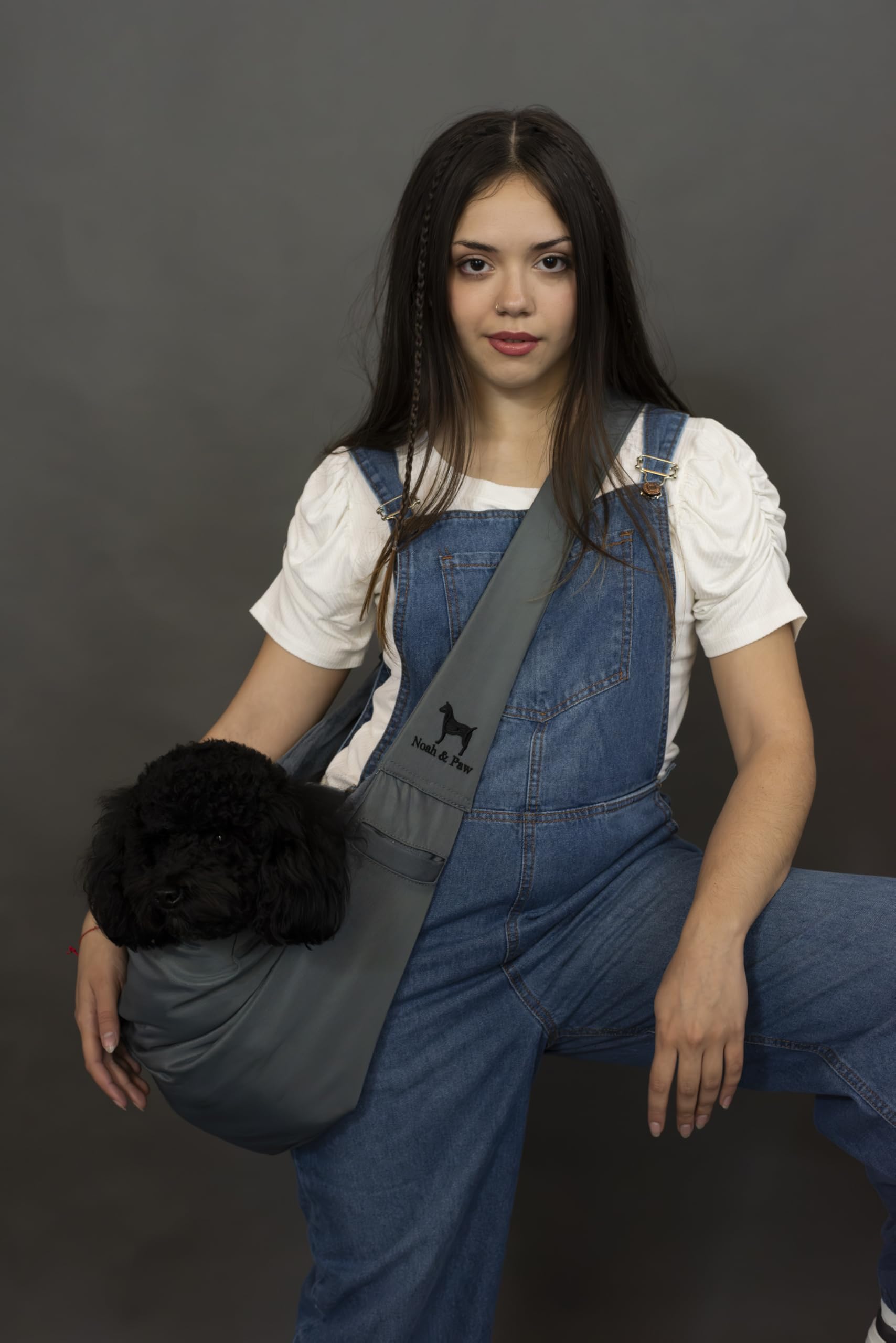 Diseñado para perros de 2,2 a 8 kg con NOAH & PAW Sling.