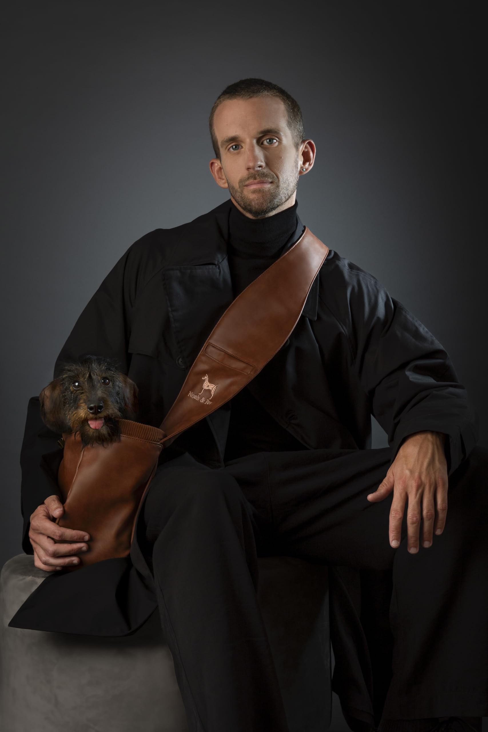 NOAH & PAW Sling ideal para paseos diarios y viajes con mascotas pequeñas.