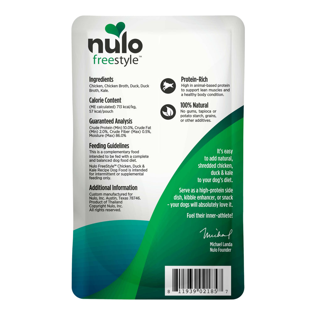 Nulo Freestyle perro disfrutando, experiencia agradable al comer