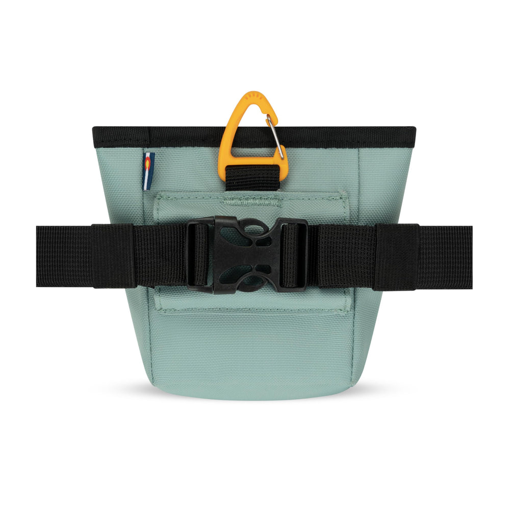 OllyDog bolsa de premios reutiliza botellas, opción sostenible para entrenamiento.