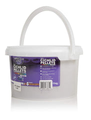 Omega One pellets brillosos para cíclidos, favorece una dieta diaria equilibrada.
