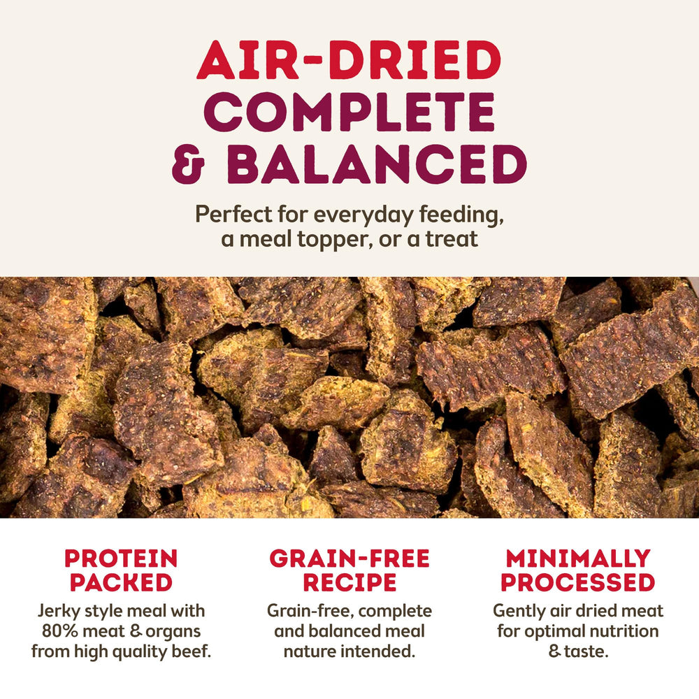 Only Natural Pet MaxMeat servido en plato, complemento nutritivo para la comida diaria.