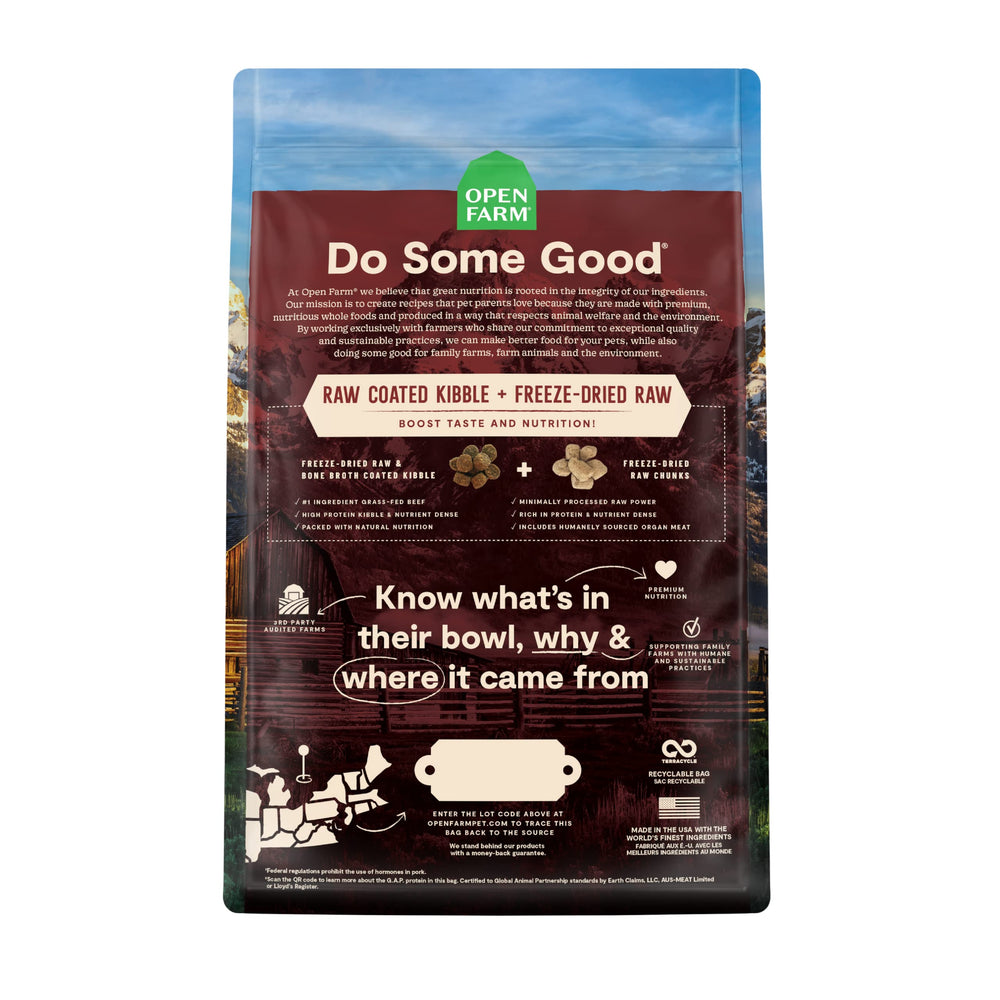 Open Farm RawMix Front Range en plato, croquetas sabrosas para perros activos.