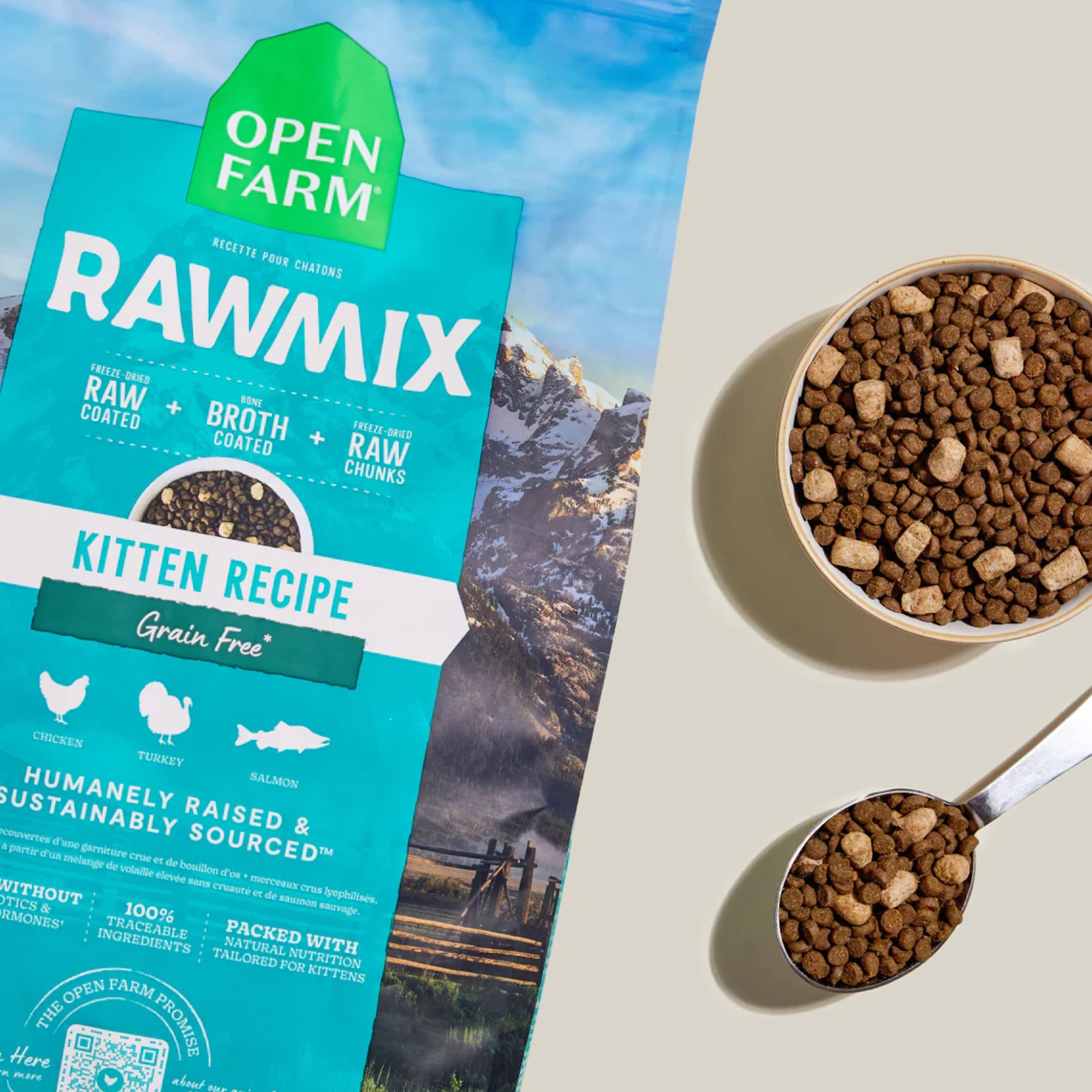 Open Farm RawMix kibble alto en proteína, sabor natural para gatos.